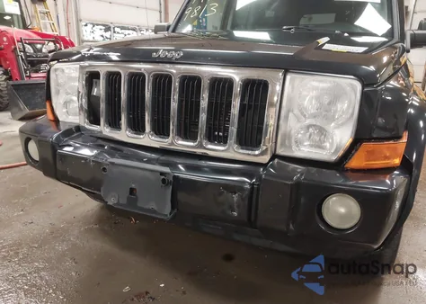 2010 Jeep Commander Sport z USA, uszkodzony, nr VIN 1J4RG4GK8AC128966